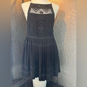 Free People Black Summer Beach tunic-cover up size small!
Special piece!